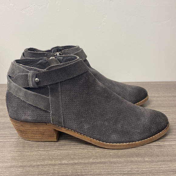 Dolce Vita Grey Suede Leather Ankle Booties size 6.5 - Picture 5 of 8